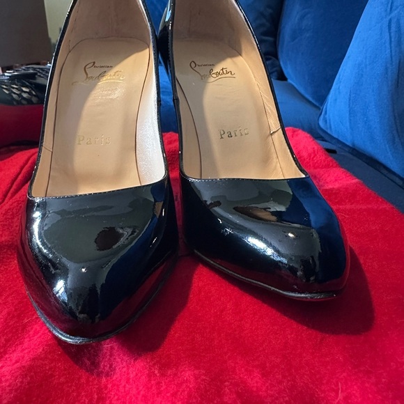 Christian Louboutin black patent "Ron Ron" pumps. Size 37.5. - Picture 7 of 14